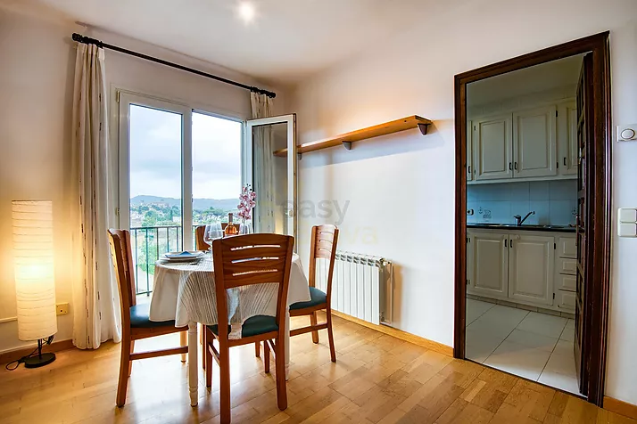 An apartment with spectacular views of the town of Calonge