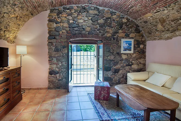 Refurbished townhouse in the center of Calonge.