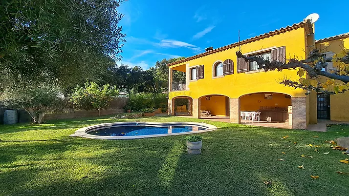 Casa en un entorn tranquil per a 6 persones 