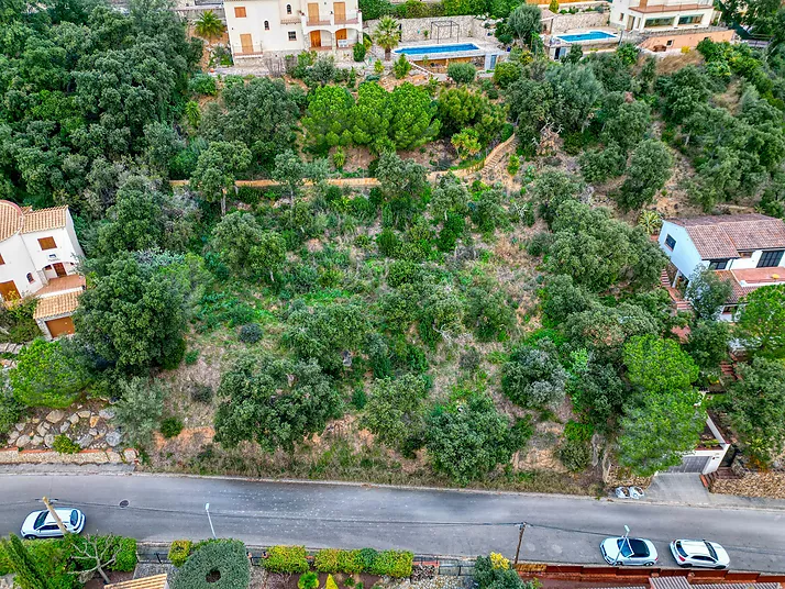 Grundstück zum Bau einer Villa in privilegierter Umgebung.