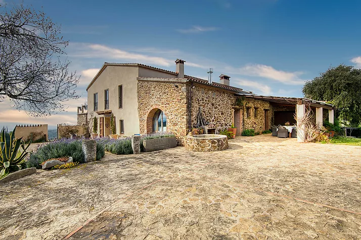 Can Merla, fully renovated 1853 farmhouse